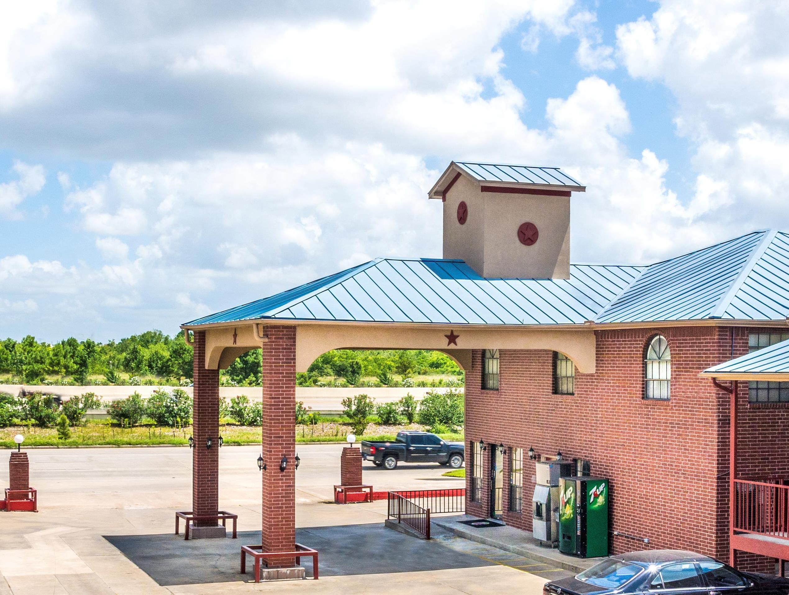 Super 8 By Wyndham Houston West Katy Hotel Exterior photo