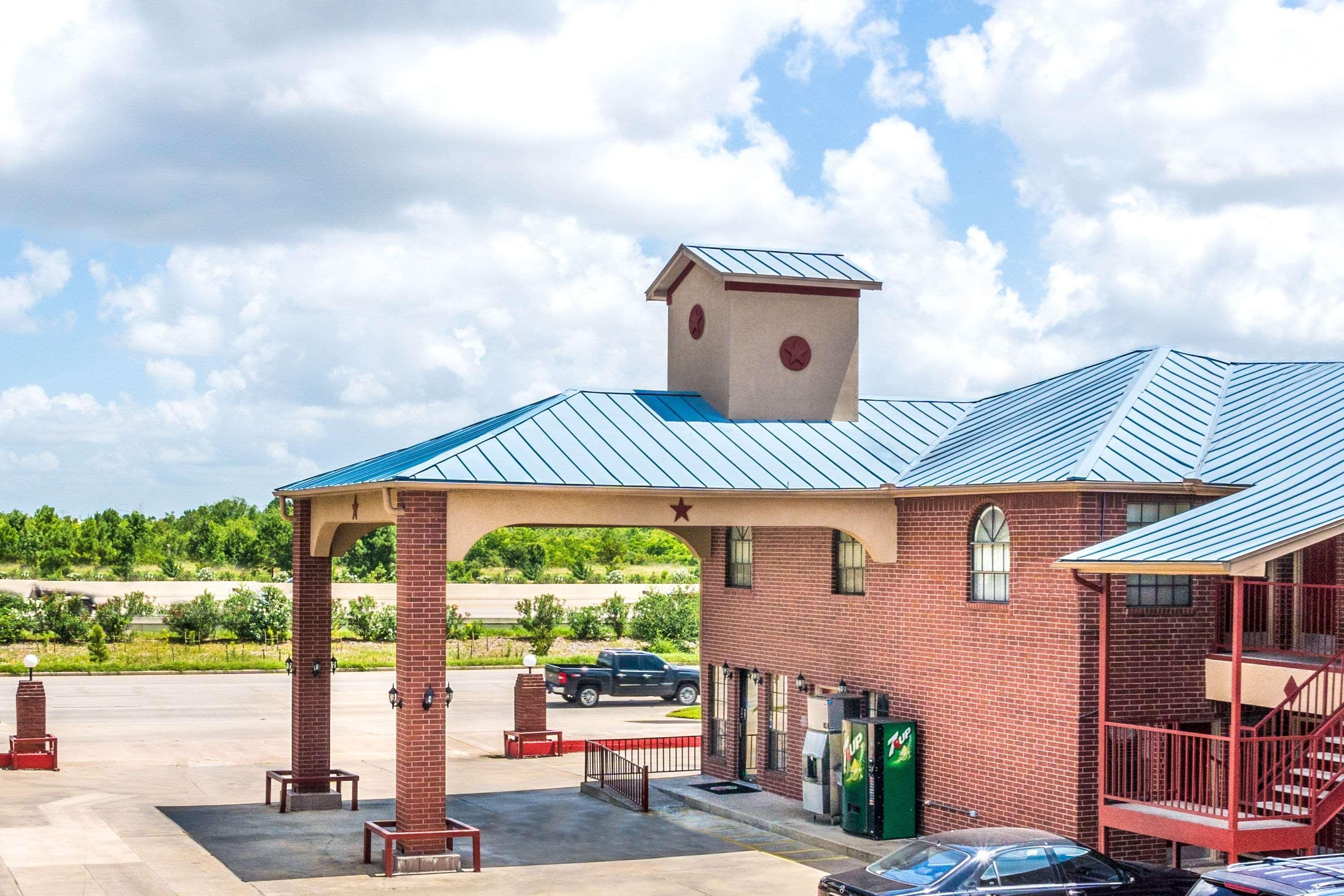 Super 8 By Wyndham Houston West Katy Hotel Exterior photo